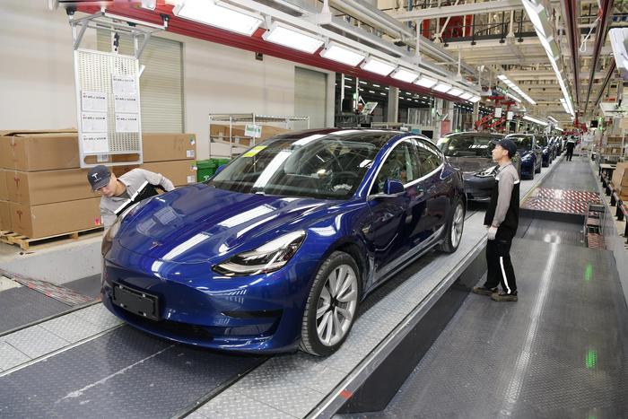 特斯拉上海超級工廠迎中國領導視察，馬斯克盛贊“上海速度”助力新能源汽車銷售